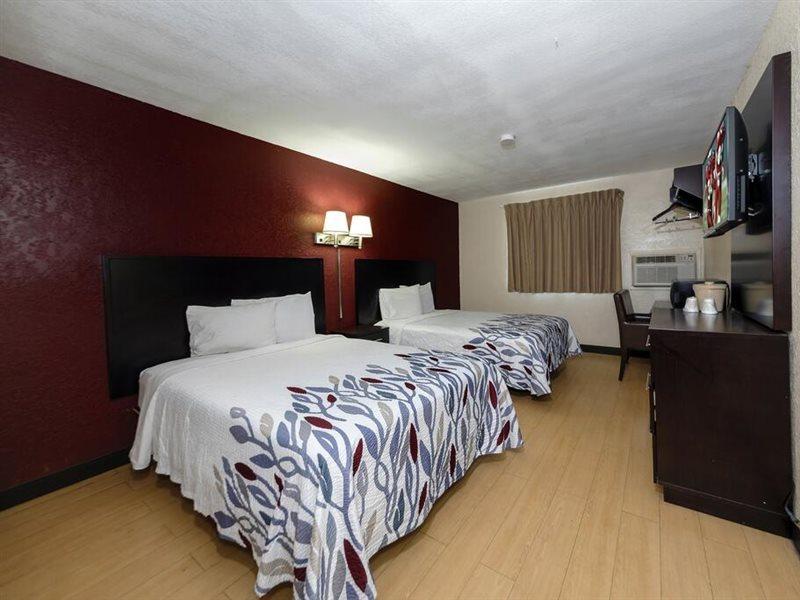 Red Roof Inn Jacksonville - Cruise Port Bagian luar foto