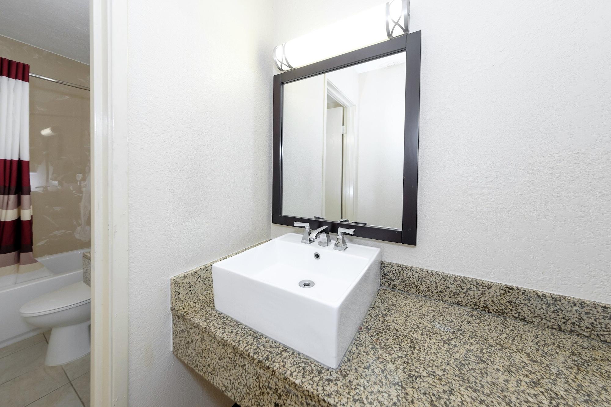 Red Roof Inn Jacksonville - Cruise Port Bagian luar foto
