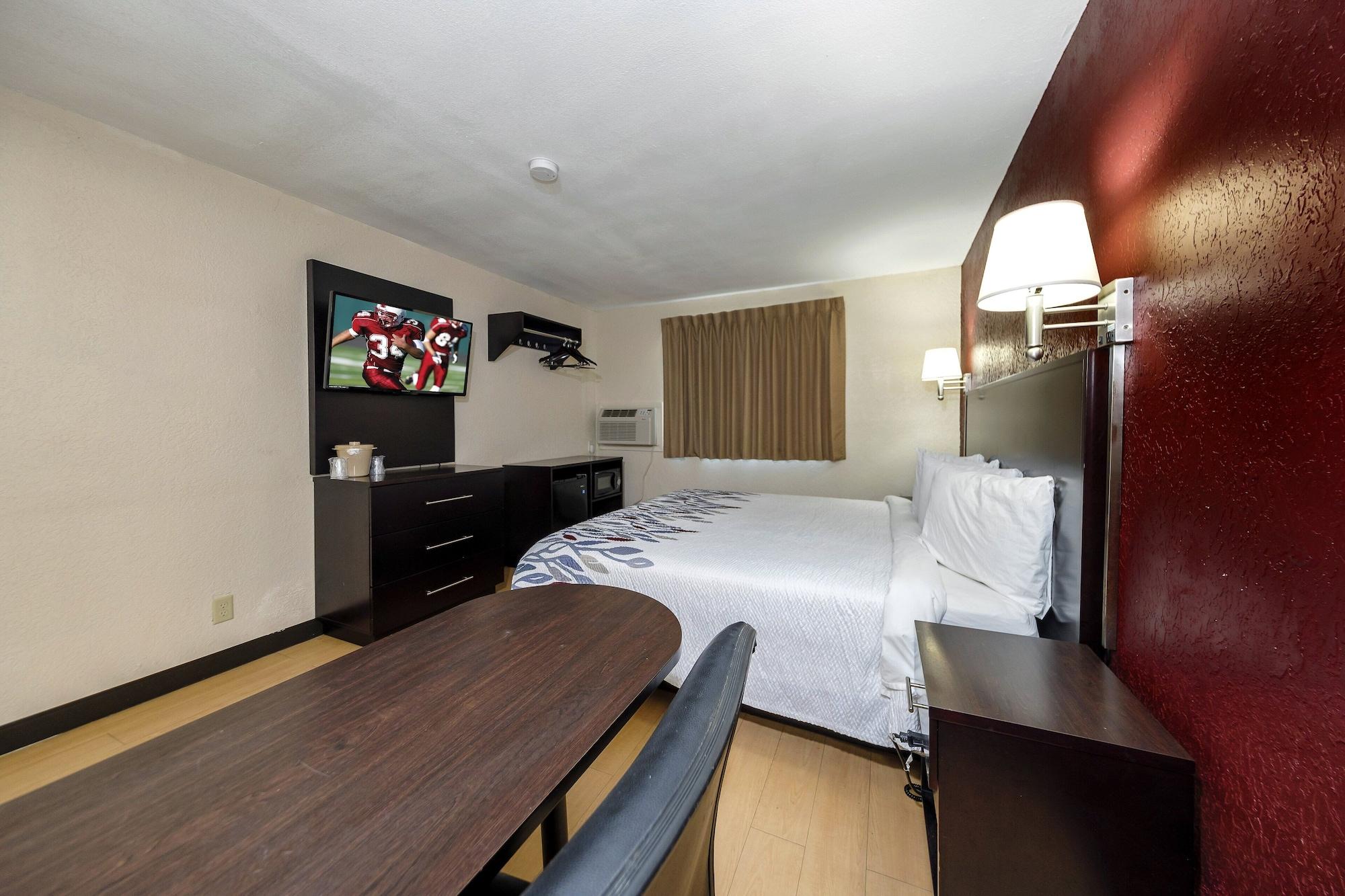 Red Roof Inn Jacksonville - Cruise Port Bagian luar foto