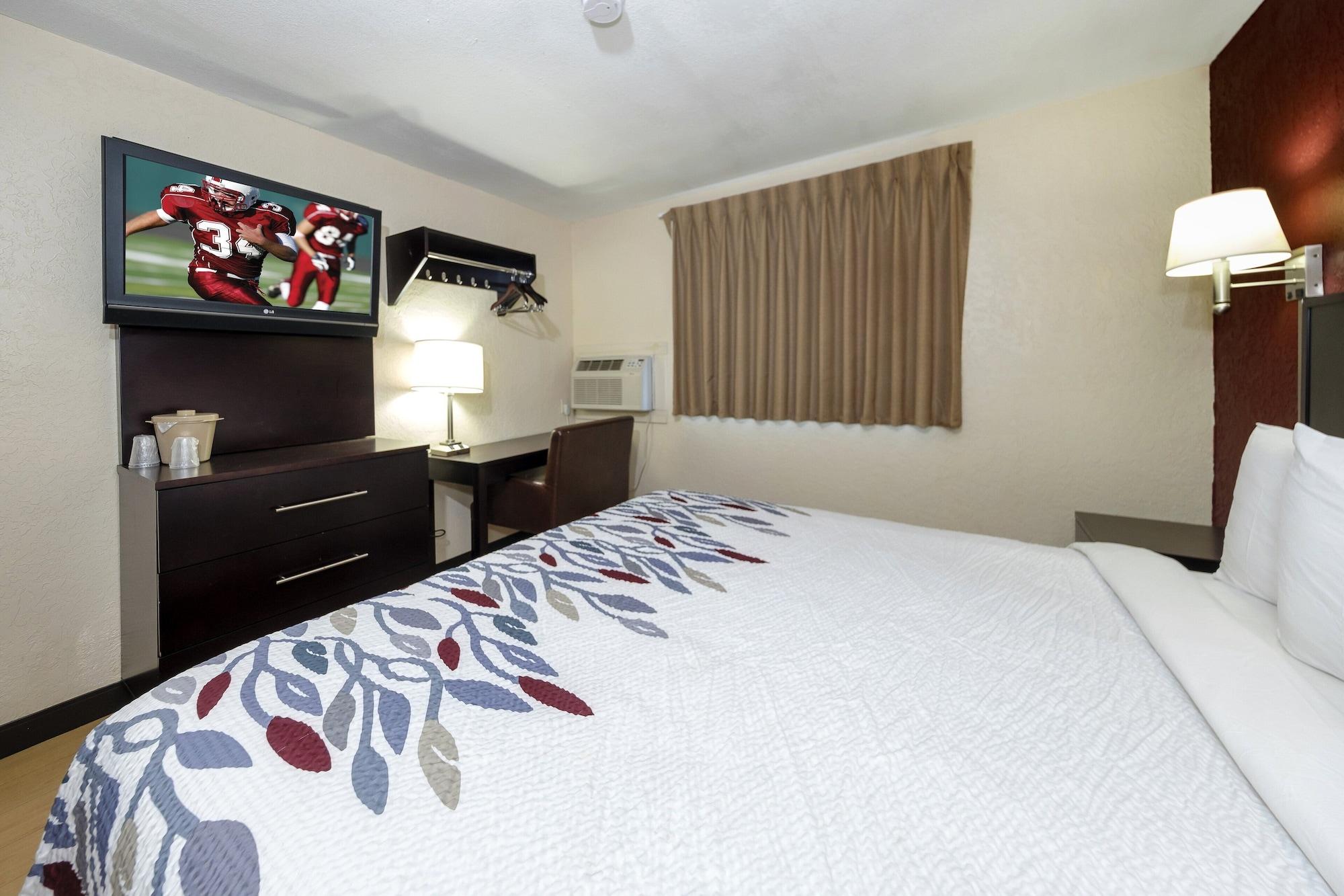 Red Roof Inn Jacksonville - Cruise Port Bagian luar foto
