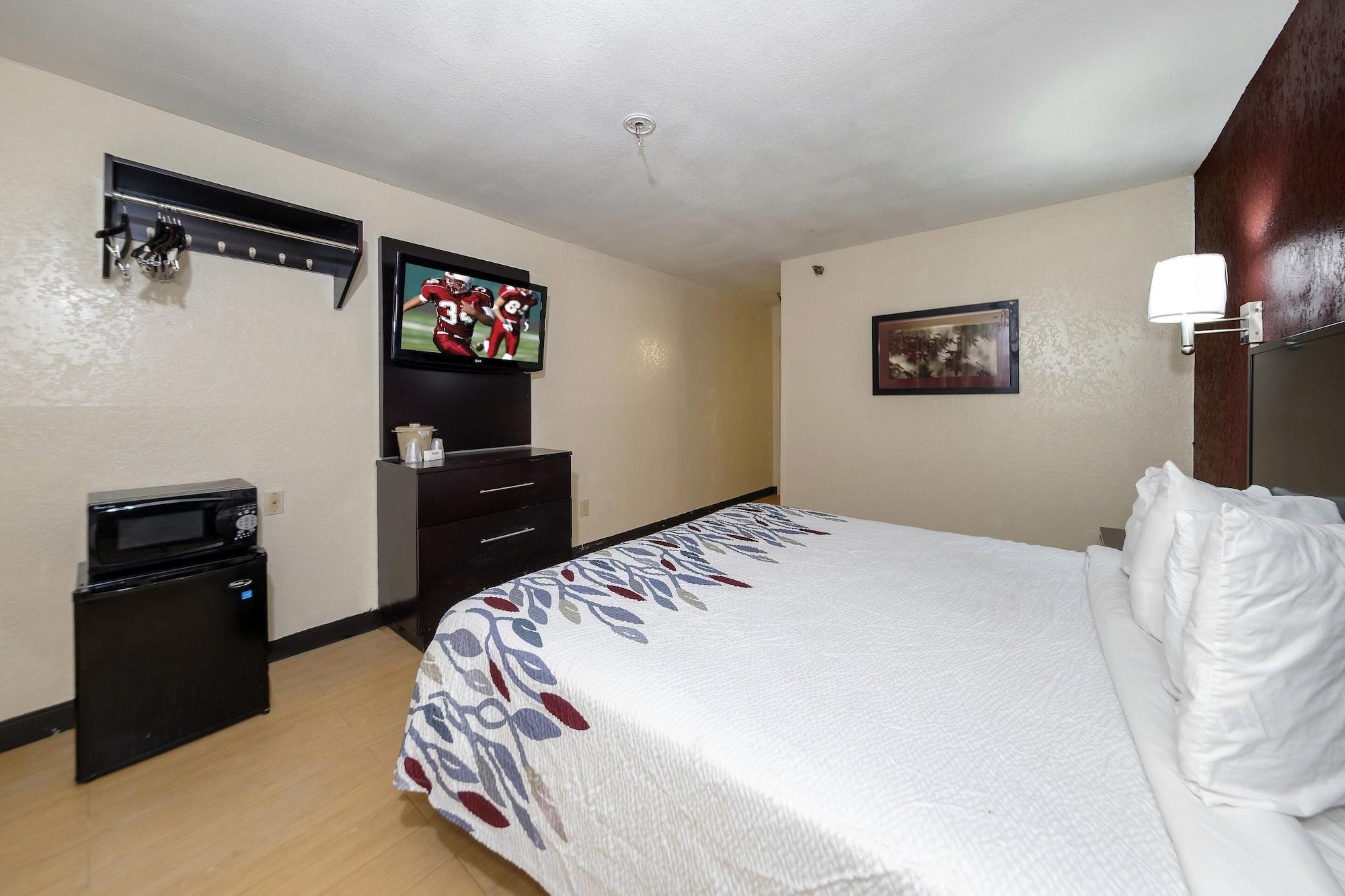 Red Roof Inn Jacksonville - Cruise Port Bagian luar foto