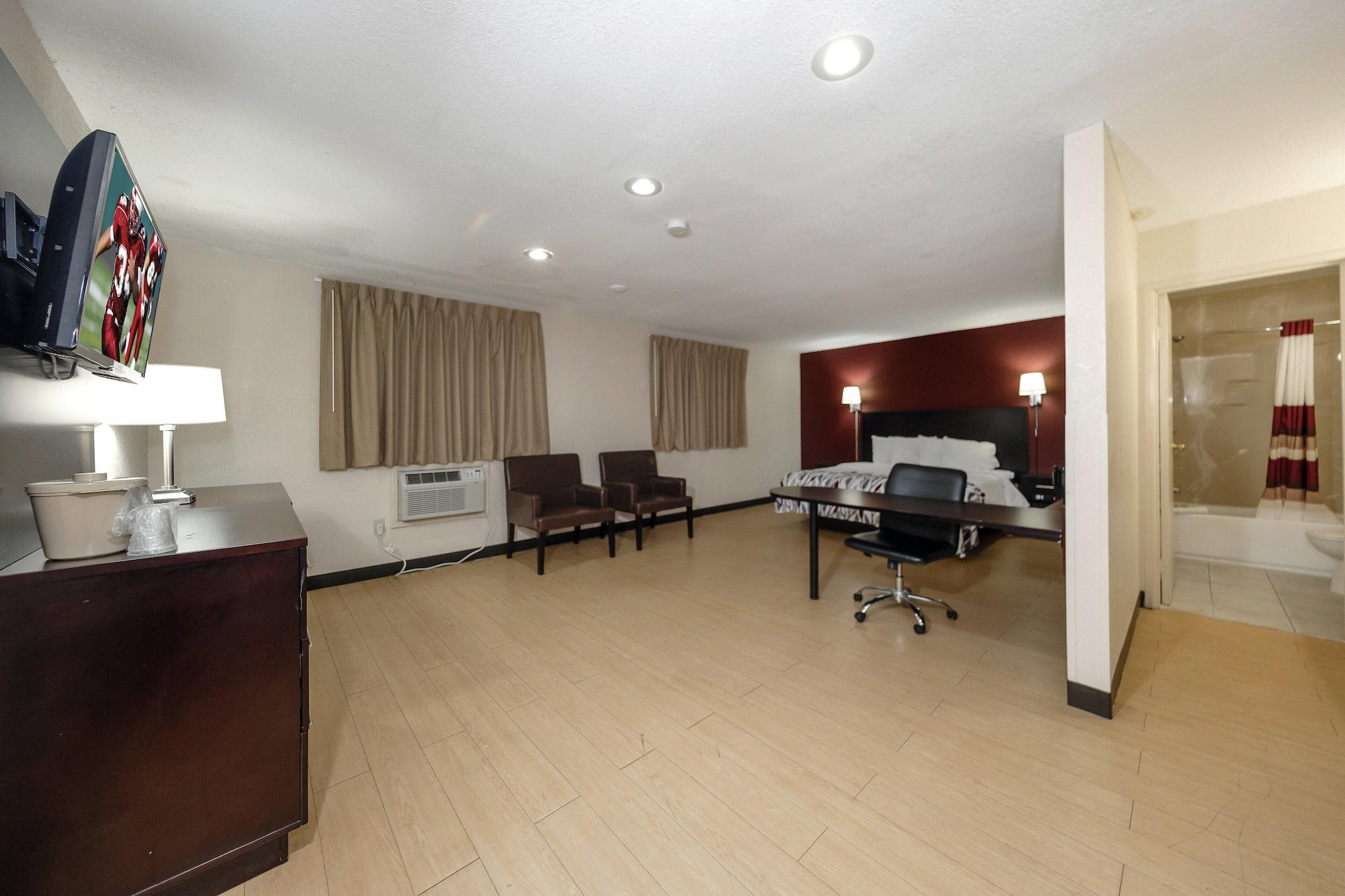 Red Roof Inn Jacksonville - Cruise Port Bagian luar foto