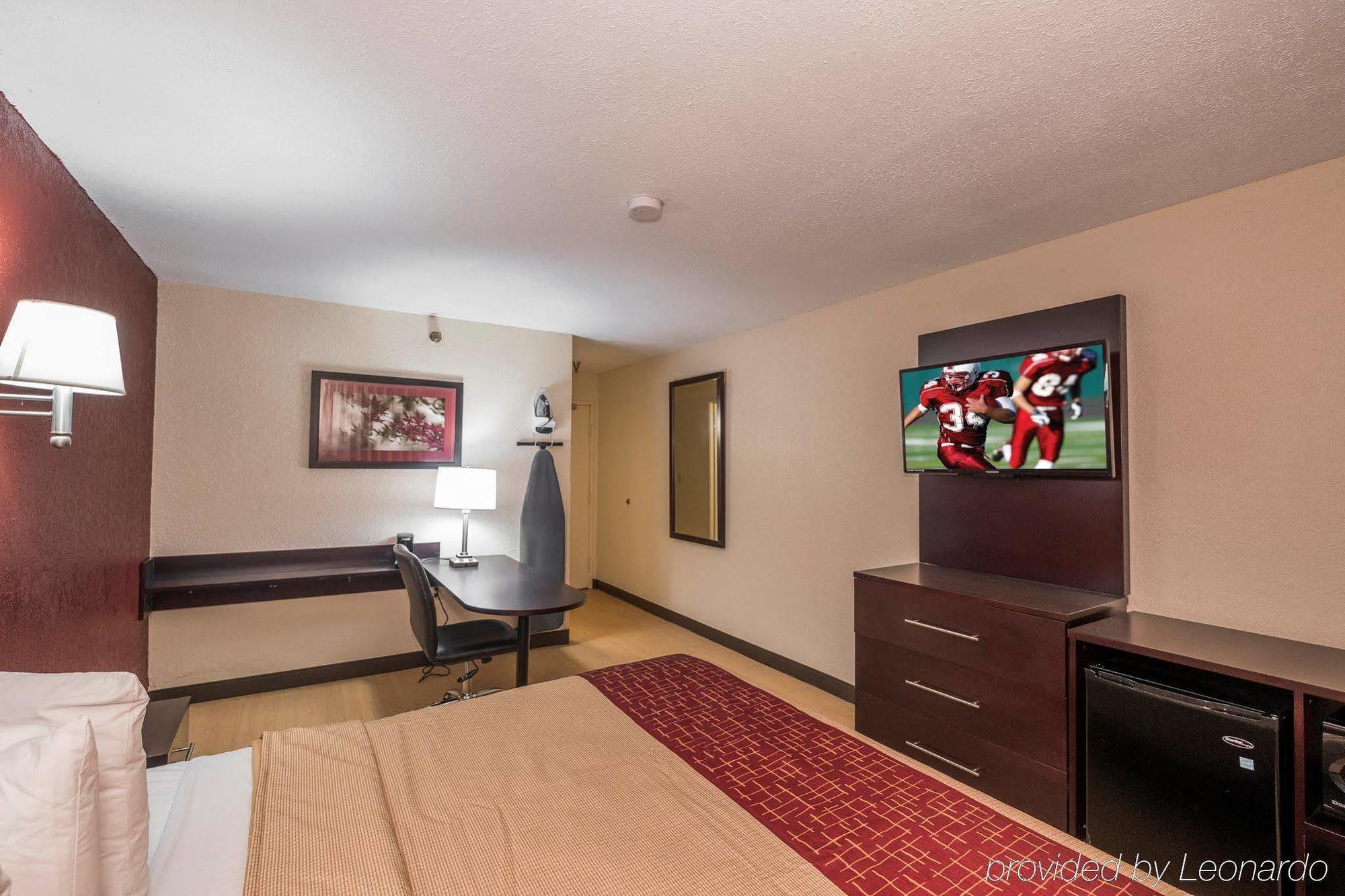 Red Roof Inn Jacksonville - Cruise Port Bagian luar foto