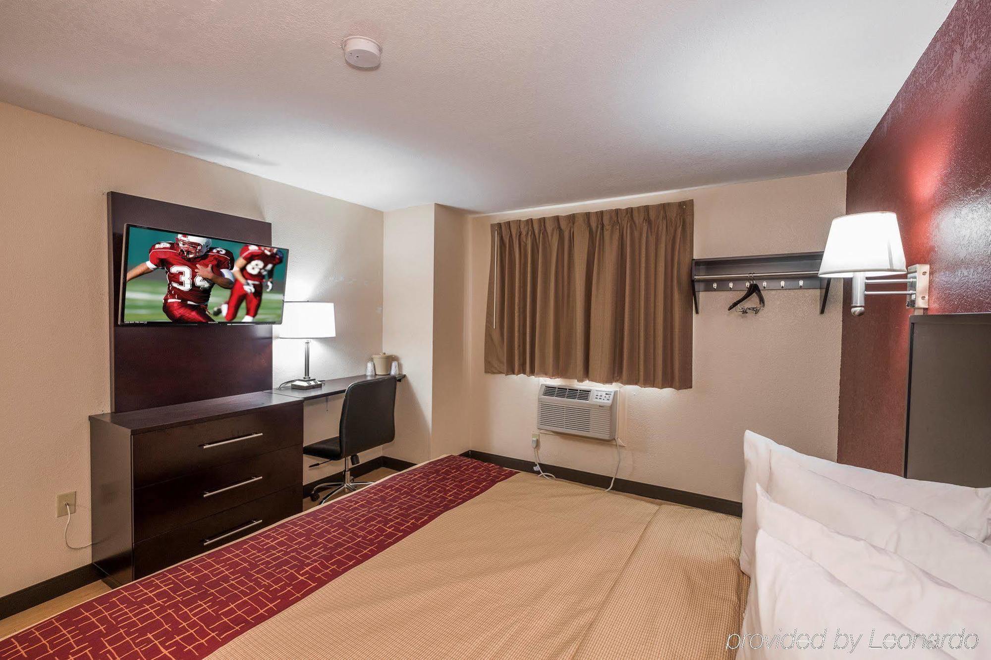 Red Roof Inn Jacksonville - Cruise Port Bagian luar foto