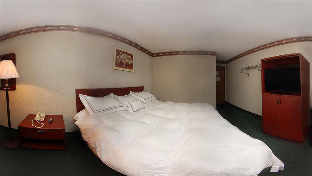 Red Roof Inn Jacksonville - Cruise Port Bagian luar foto